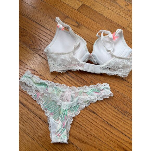 Victoria's Secret Bra and Panty set - Picture 5 of 8